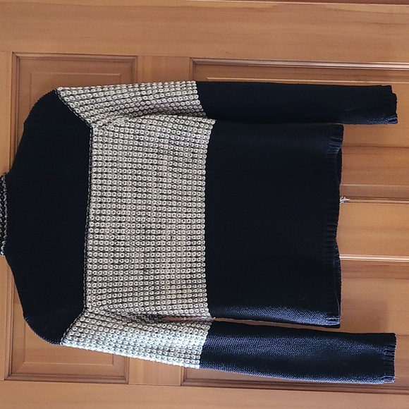 Sweater - Picture 4 of 13